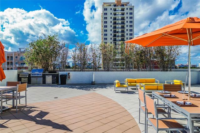 3180 SW 22nd Ter PH201, Miami, FL 33145