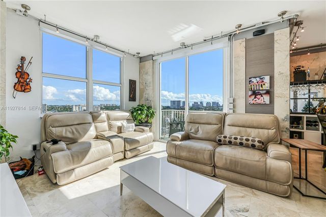 3180 SW 22nd Ter PH201, Miami, FL 33145