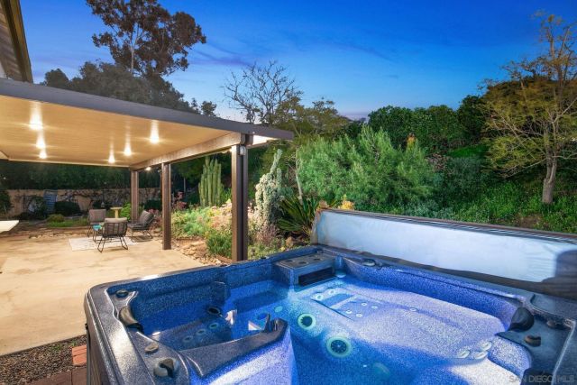 11039 Twin Pond Ter, San Diego, CA 92128