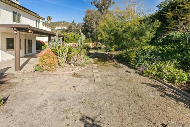 11039 Twin Pond Ter, San Diego, CA 92128