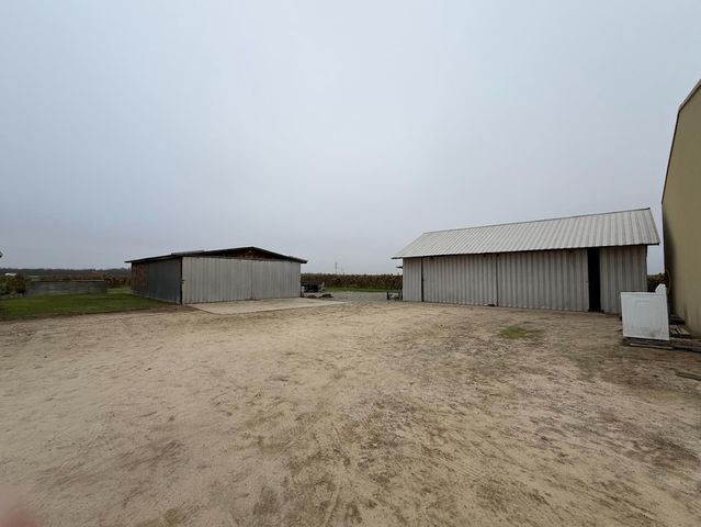 376 E Klepper, Caruthers, CA 93609