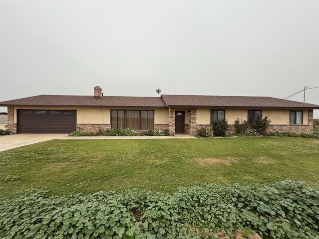 376 E Klepper, Caruthers, CA 93609