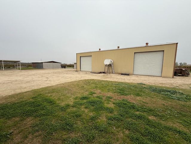 376 E Klepper, Caruthers, CA 93609