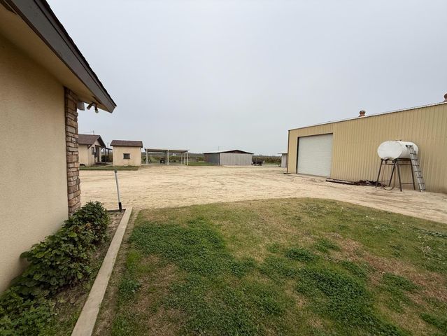 376 E Klepper, Caruthers, CA 93609