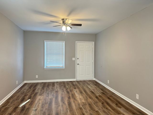 2251 Seven Mile Ferry Rd Apt 4, Clarksville, TN 37040