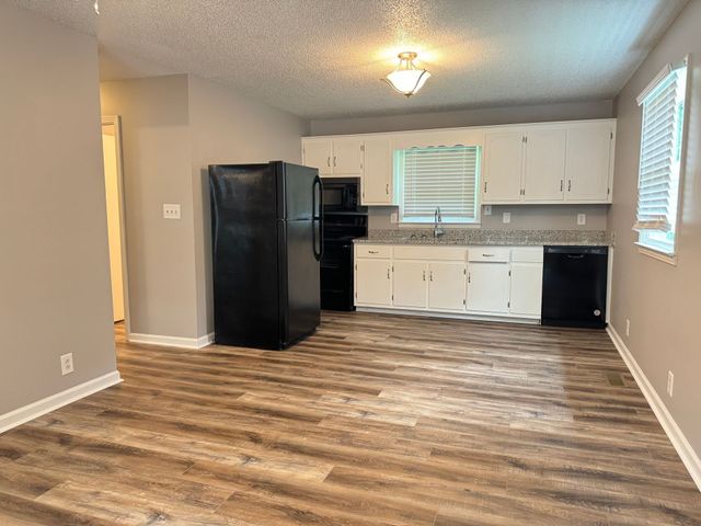 2251 Seven Mile Ferry Rd Apt 4, Clarksville, TN 37040