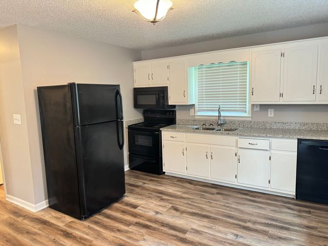 2251 Seven Mile Ferry Rd Apt 4, Clarksville, TN 37040