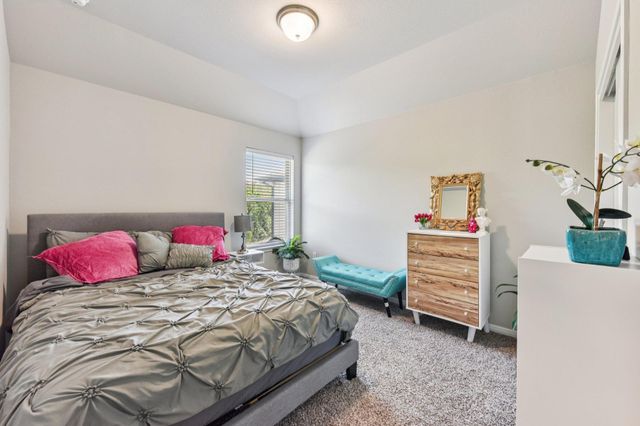 908 Goldilocks LN, Manchaca, TX 78652