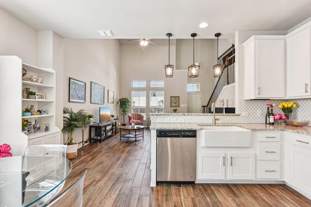 908 Goldilocks LN, Manchaca, TX 78652