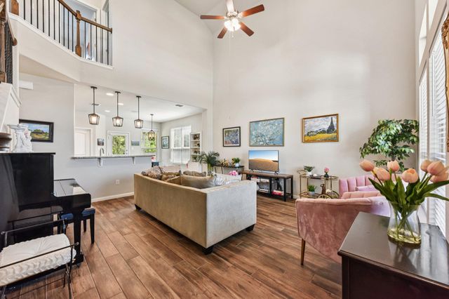 908 Goldilocks LN, Manchaca, TX 78652