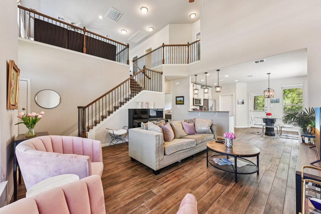 908 Goldilocks LN, Manchaca, TX 78652