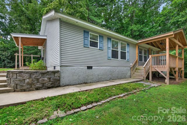 146 Banks View Lane, Hendersonville, NC 28792