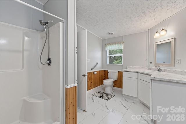 146 Banks View Lane, Hendersonville, NC 28792