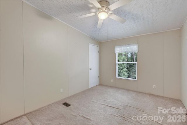 146 Banks View Lane, Hendersonville, NC 28792
