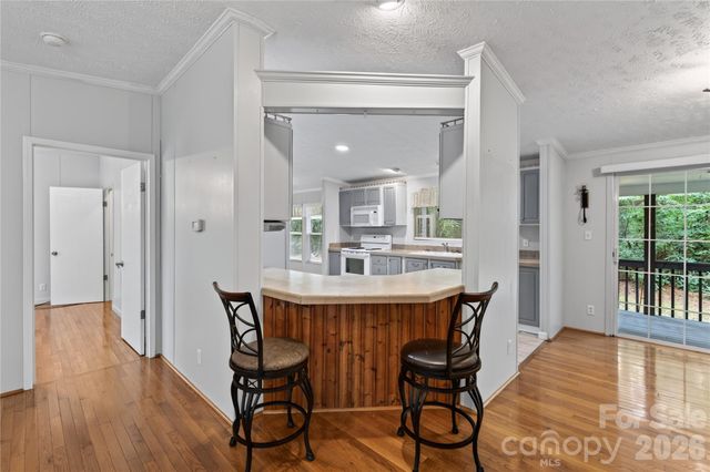 146 Banks View Lane, Hendersonville, NC 28792