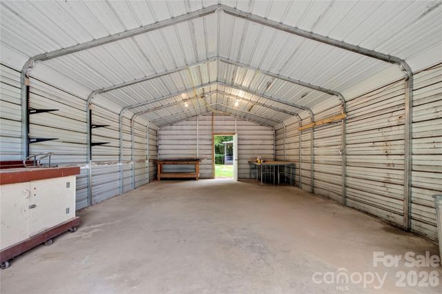 146 Banks View Lane, Hendersonville, NC 28792