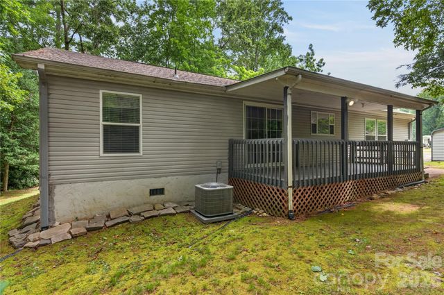 146 Banks View Lane, Hendersonville, NC 28792
