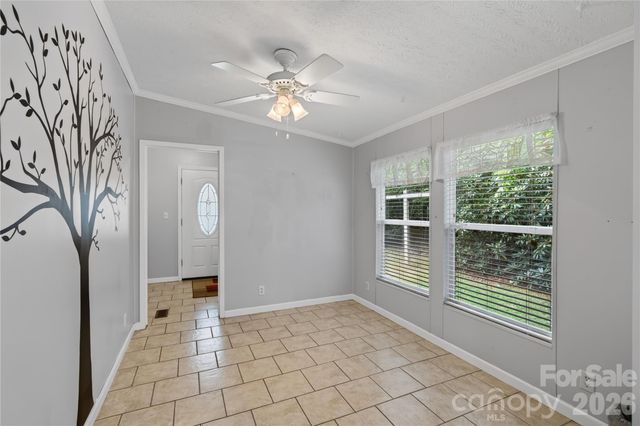 146 Banks View Lane, Hendersonville, NC 28792