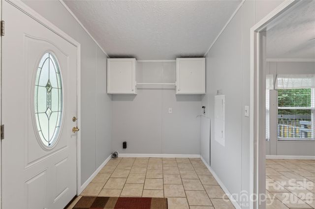 146 Banks View Lane, Hendersonville, NC 28792