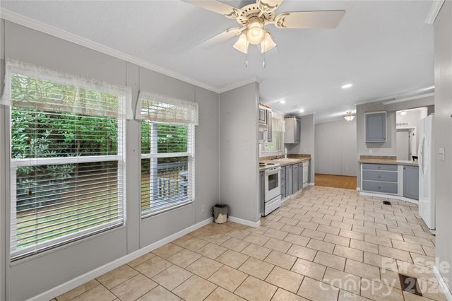 146 Banks View Lane, Hendersonville, NC 28792