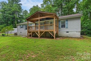 146 Banks View Lane, Hendersonville, NC 28792
