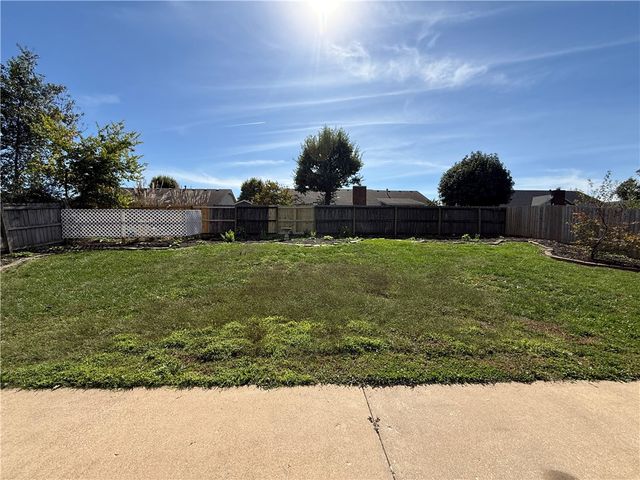 2714 W Fir Street, Rogers, AR 72758