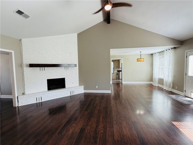 2714 W Fir Street, Rogers, AR 72758