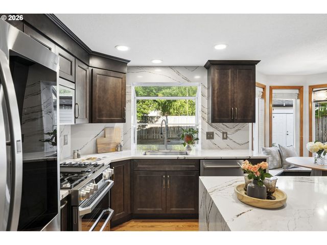 2474 Ne Lindsey Dr, Hillsboro, OR 97124