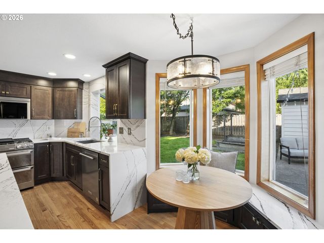 2474 Ne Lindsey Dr, Hillsboro, OR 97124