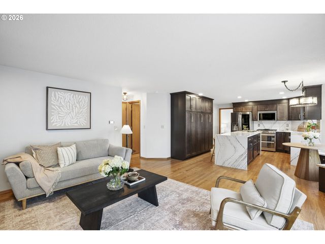 2474 Ne Lindsey Dr, Hillsboro, OR 97124