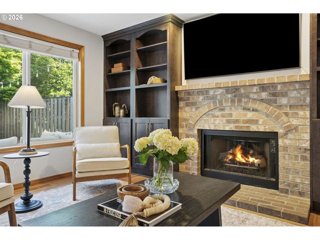 2474 Ne Lindsey Dr, Hillsboro, OR 97124