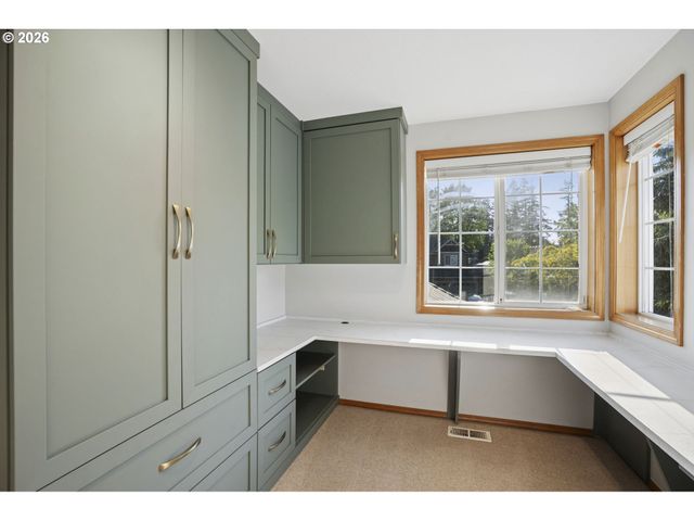 2474 Ne Lindsey Dr, Hillsboro, OR 97124