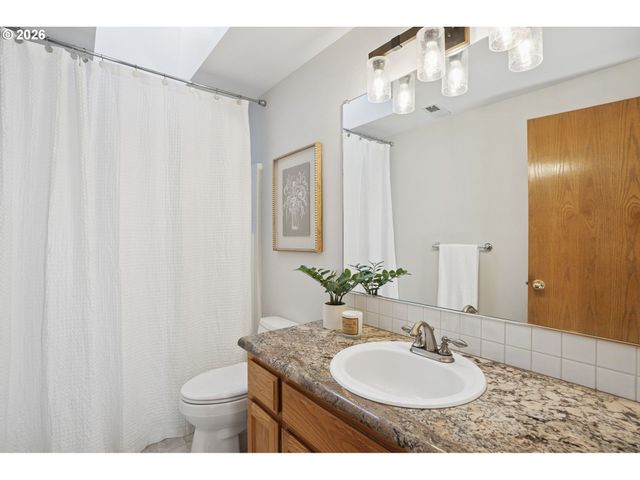 2474 Ne Lindsey Dr, Hillsboro, OR 97124