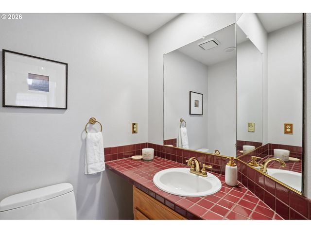 2474 Ne Lindsey Dr, Hillsboro, OR 97124
