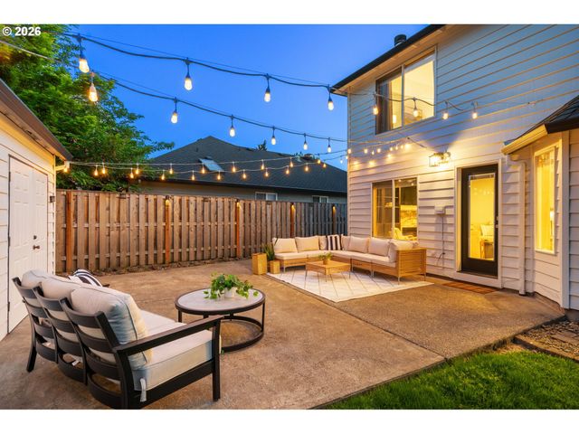 2474 Ne Lindsey Dr, Hillsboro, OR 97124