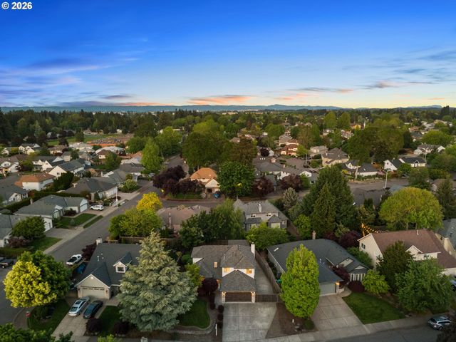 2474 Ne Lindsey Dr, Hillsboro, OR 97124