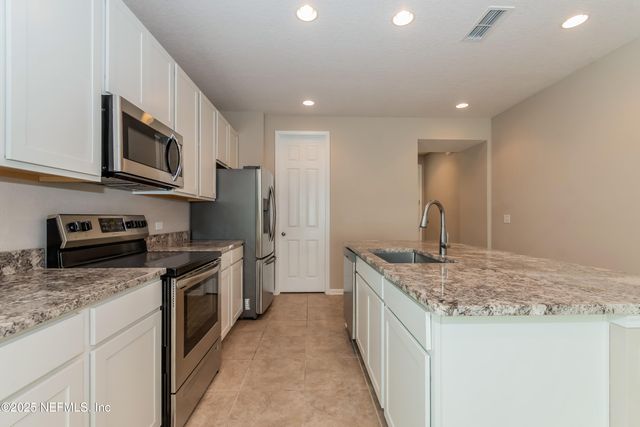 1087 PERSIMMON Drive, Middleburg, FL 32068