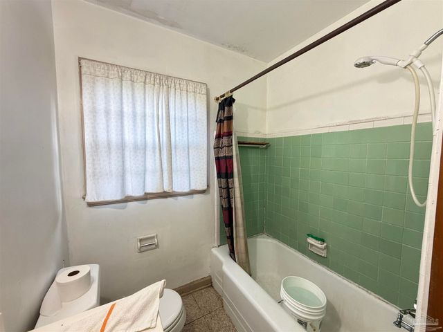 4915 Jackson St, Pensacola, FL 32506