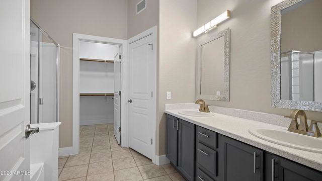 6768 W LONE CACTUS Drive, Glendale, AZ 85308