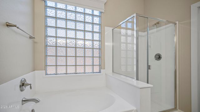 6768 W LONE CACTUS Drive, Glendale, AZ 85308