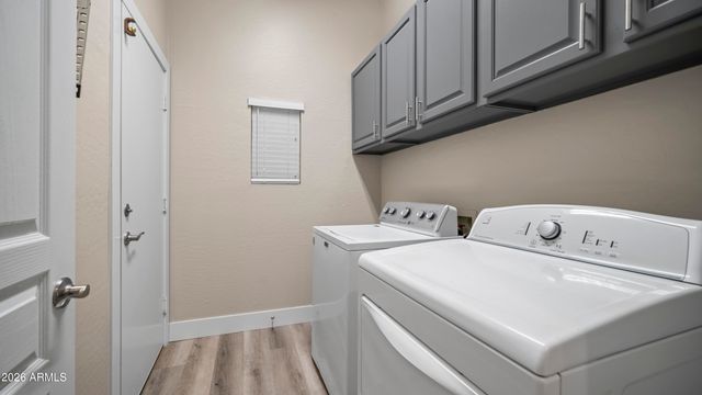 6768 W LONE CACTUS Drive, Glendale, AZ 85308