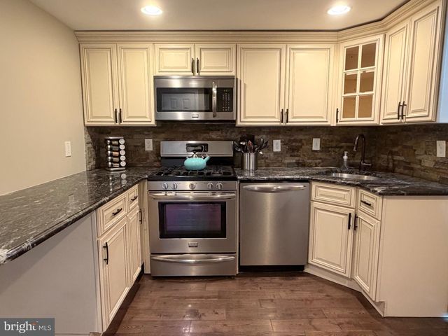 115 MERCY ST, Philadelphia, PA 19148