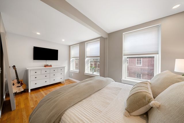 9 Hancock St 5, Boston, MA 02114