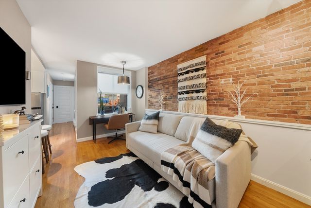 9 Hancock St 5, Boston, MA 02114