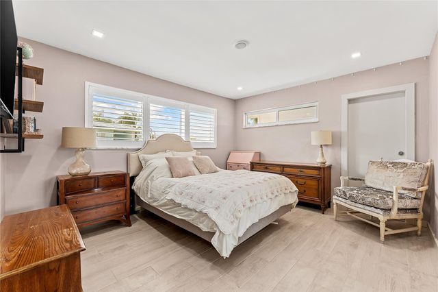 2400 NE 36th Street 12, Lighthouse Point, FL 33064