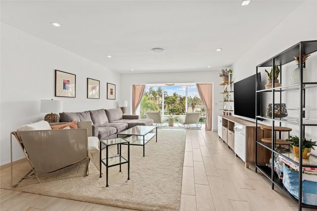 2400 NE 36th Street 12, Lighthouse Point, FL 33064