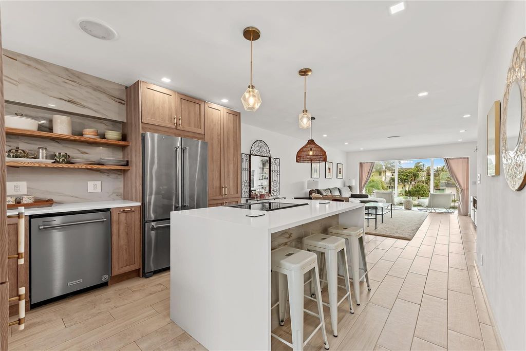 2400 NE 36th Street 12, Lighthouse Point, FL 33064