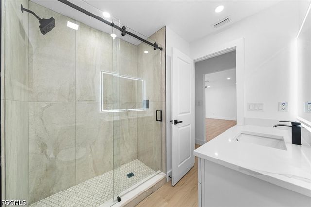 1437 SE 11th ST, Cape Coral, FL 33990