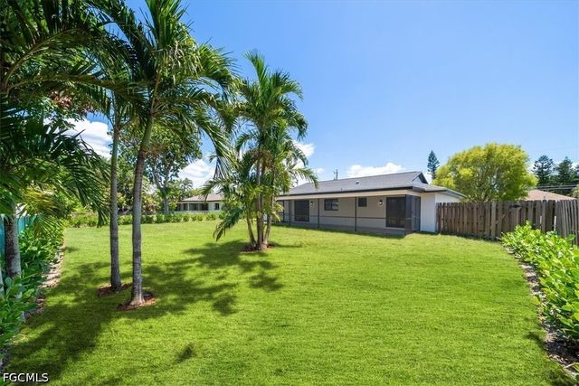 1437 SE 11th ST, Cape Coral, FL 33990