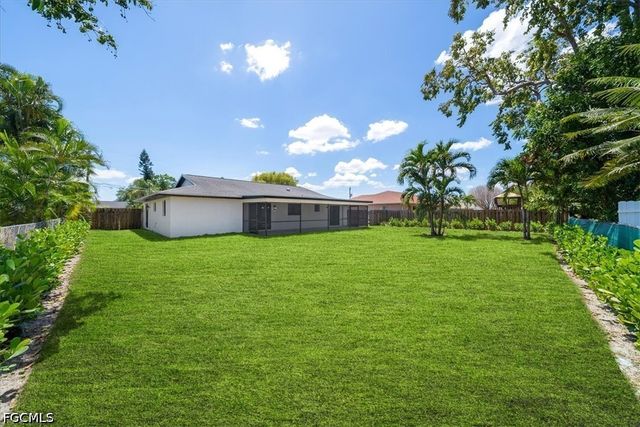 1437 SE 11th ST, Cape Coral, FL 33990